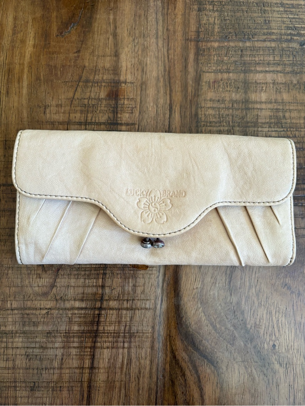 Lucky Brand Leather Wallet Beige - Picture 3 of 13